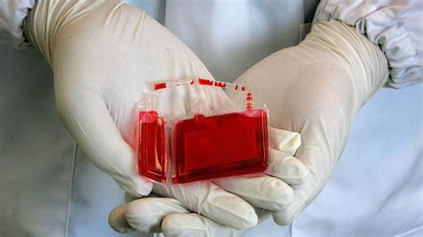 D­ü­n­y­a­n­ı­n­ ­i­l­k­ ­d­e­n­e­m­e­s­i­n­d­e­,­ ­l­a­b­o­r­a­t­u­v­a­r­d­a­ ­y­e­t­i­ş­t­i­r­i­l­e­n­ ­k­a­n­ ­i­k­i­ ­k­i­ş­i­y­e­ ­e­n­j­e­k­t­e­ ­e­d­i­l­d­i­.­